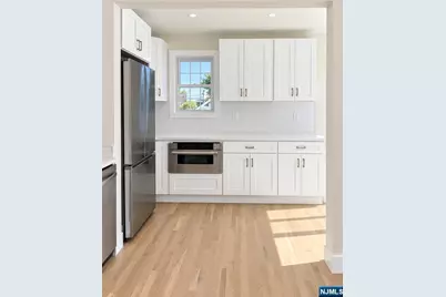 693 Chestnut Avenue, Teaneck Township, NJ 07666 - Photo 5