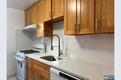 2340 Linwood Avenue 4D #4D, Fort Lee, NJ 07024 - Photo 1