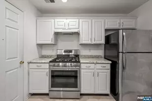 1140 Stafford St, Mahwah, NJ 07430 - Photo 9