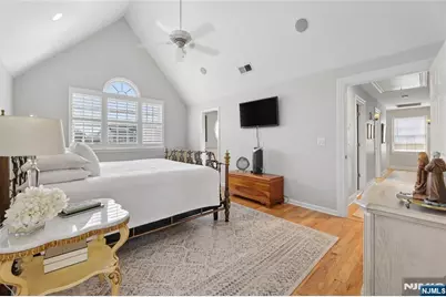 599 Oak Avenue, Saddle Brook Township, NJ 07663 - Photo 23