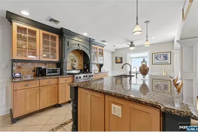 599 Oak Avenue, Saddle Brook Township, NJ 07663 - Photo 7