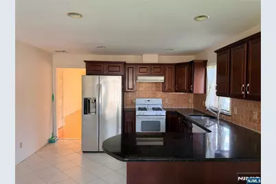 843 Pleasantview Terrace 2 #2, Ridgefield, NJ 07657 - Photo 7