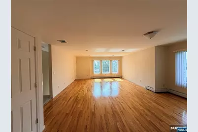 843 Pleasantview Terrace 2 #2, Ridgefield, NJ 07657 - Photo 3