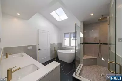 520B 6th Street 2 #2, Palisades Park, NJ 07650 - Photo 29