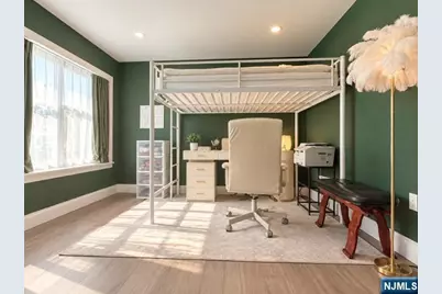 100 Crown Court 461 #461, Edgewater, NJ 07020 - Photo 9