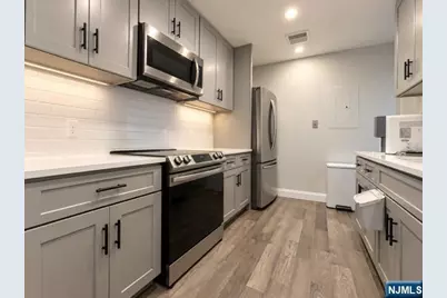 100 Crown Court 461 #461, Edgewater, NJ 07020 - Photo 15