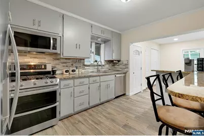 33 E Passaic Street, Rochelle Park Township, NJ 07662 - Photo 9