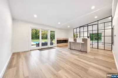 8 Airmont Avenue, Mahwah, NJ 07430 - Photo 15