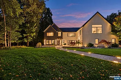 8 Airmont Avenue, Mahwah, NJ 07430 - Photo 3