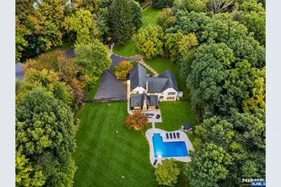 8 Airmont Avenue, Mahwah, NJ 07430 - Photo 47