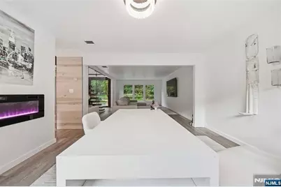 8 Airmont Avenue, Mahwah, NJ 07430 - Photo 7