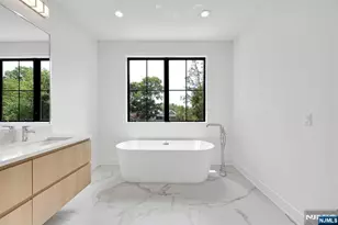 16 Feldman, Paramus, NJ 07652 - Photo 19