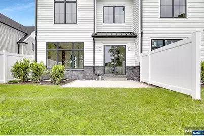 16 Feldman, Paramus, NJ 07652 - Photo 27