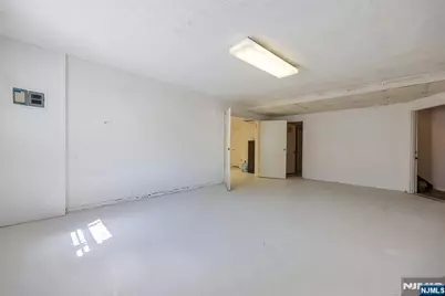 124 Pascack Road, Washington Township, NJ 07676 - Photo 25