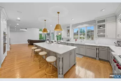 146 Stuart Street, Paramus, NJ 07652 - Photo 11