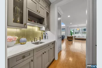 146 Stuart Street, Paramus, NJ 07652 - Photo 13