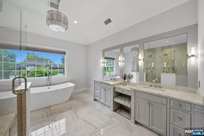 146 Stuart Street, Paramus, NJ 07652 - Photo 25