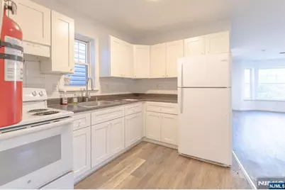 242 Rosa Parks Boulevard, Paterson, NJ 07501 - Photo 21