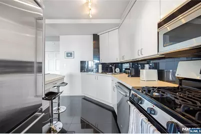 3 Horizon Road 1023 #1023, Fort Lee, NJ 07023 - Photo 9