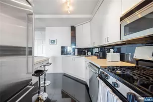 3 Horizon Road 1023, Fort Lee, NJ 07023 - Photo 9