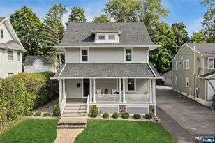 43 Garfield Pl, Ridgewood, NJ 07450 - Photo 1
