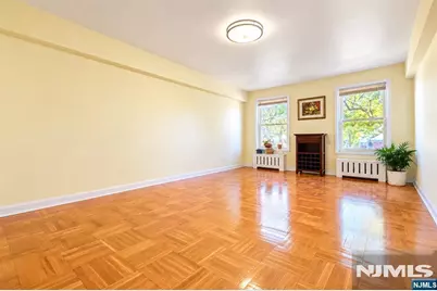 326 N Bridge 3F #3F, Fort Lee, NJ 07024 - Photo 3