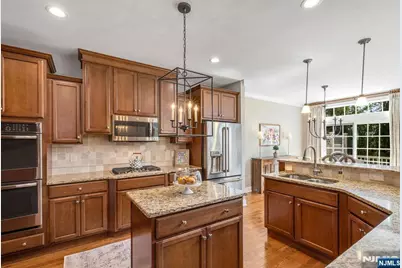 107 Windsor Lane, Ramsey, NJ 07446 - Photo 15
