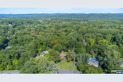 492 Blue Hill Terrace, Franklin Lakes, NJ 07417 - Photo 37