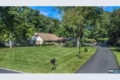 492 Blue Hill Terrace, Franklin Lakes, NJ 07417 - Photo 29