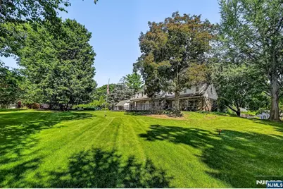 1 Carlyle Place, Hillsdale, NJ 07642 - Photo 23