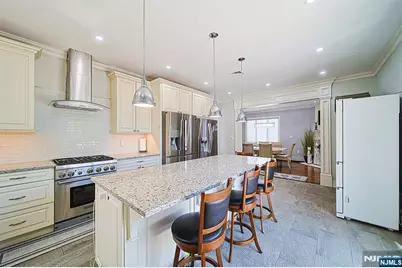 897 Virgil Avenue, Ridgefield, NJ 07657 - Photo 29