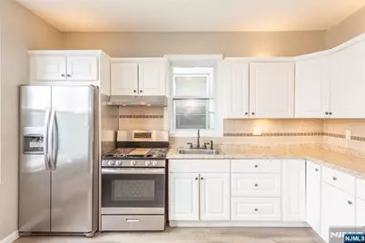 40 Olive Street 2 #2, Bloomfield, NJ 07003 - Photo 5