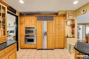 11 Dogwood Ct, Mahwah, NJ 07430 - Photo 5