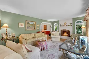 11 Dogwood Ct, Mahwah, NJ 07430 - Photo 9