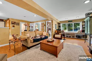 11 Dogwood Ct, Mahwah, NJ 07430 - Photo 3