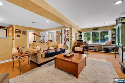 11 Dogwood Court, Mahwah, NJ 07430 - Photo 3