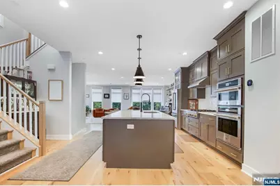 98 Cinnamon Drive, Upper Saddle River, NJ 07458 - Photo 3