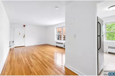 2320 Linwood Avenue 3F #3F, Fort Lee, NJ 07024 - Photo 5