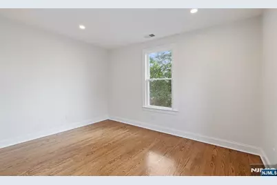 172 Boiling Springs Avenue, East Rutherford, NJ 07073 - Photo 27