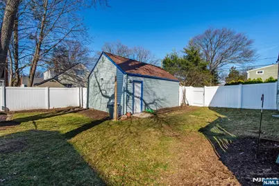 175 Hillside Avenue, Bergenfield, NJ 07621 - Photo 17