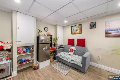 175 Hillside Avenue, Bergenfield, NJ 07621 - Photo 13