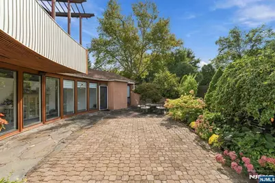 387 Spring Valley Road, Paramus, NJ 07652 - Photo 43