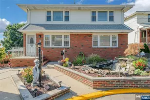 9 Carlen Ct, Fairview, NJ 07022 - Photo 1