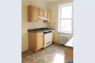 411 Highland Avenue C3 #C3, Palisades Park, NJ 07650 - Photo 3