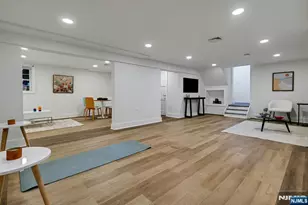 9 Crestview Ct, Montclair, NJ 07042 - Photo 33