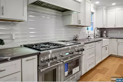 9 Crestview Court, Montclair, NJ 07042 - Photo 15