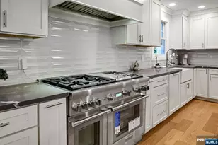 9 Crestview Ct, Montclair, NJ 07042 - Photo 15