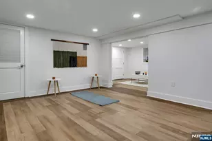 9 Crestview Ct, Montclair, NJ 07042 - Photo 35
