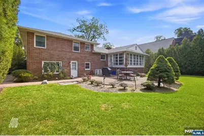 1111 Cumbermeade Road, Fort Lee, NJ 07024 - Photo 31