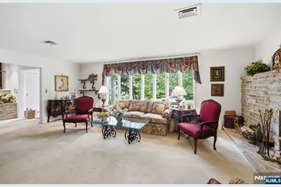 1111 Cumbermeade Road, Fort Lee, NJ 07024 - Photo 7